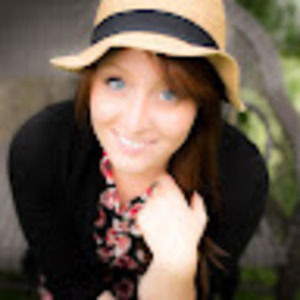 Meet your Posher, Elaine